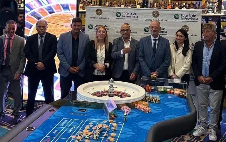 Lanzamiento de la primera bola en el casino de Tigre. Foto: AECN