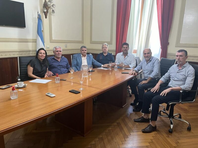 Ambas partes se comprometieron a sostener una nueva reunión en breve para analizar los avances. Foto: CAOLAB.