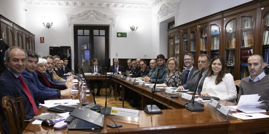 Pleno de la Comisión Nacional para combatir la manipulación de competiciones deportivas y el fraude en las apuestas (CONFAD). Foto: DGOJ. 