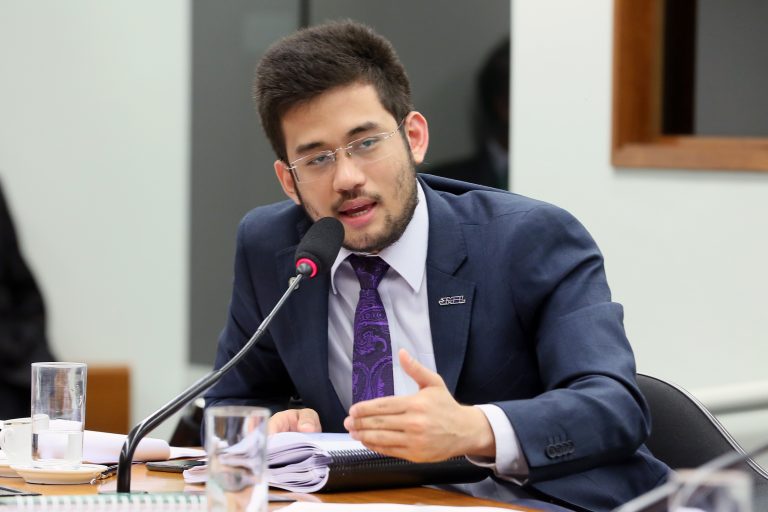 Kim Kataguiri, uno de los autores del PL. Foto: Cámara de Diputados de Brasil.