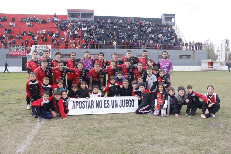 Varios clubes de la ciudad se suman a la campaña. Foto: Twitter Constanza Alonso