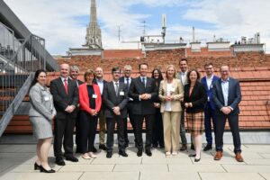 Representantes de los reguladores del juego austríaco, francés, alemán, portugués, español y británico, se reunieron en Viena. Foto: DGOJ. 