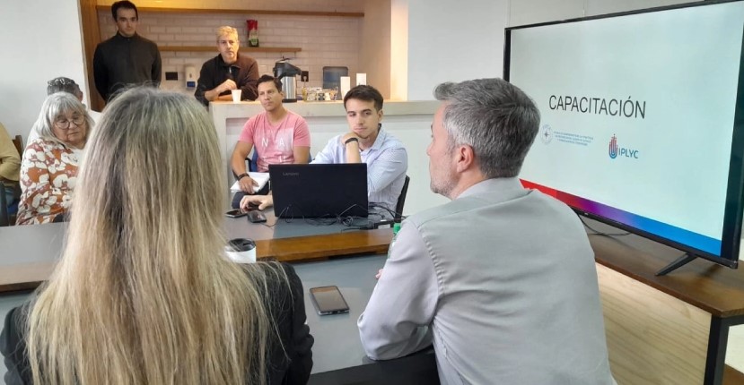 Durante el encuentro, también se realizó la presentación del Sistema Integral para la Prevención del Lavado de Activos (SIPLA). Foto: IPLyC Misiones.