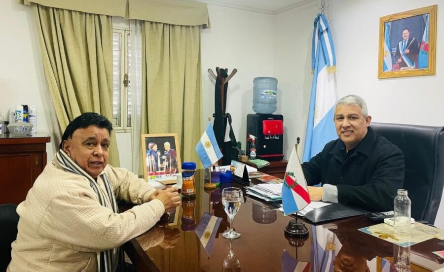 Ramón Vera junto a Julio Reinoso, impulsor del proyecto. Foto: AJALAR. 