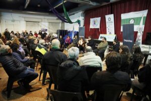 Jorge Macri junto a los representantes de los 26 clubes que participaron del encuentro. Foto: Prensa CABA.