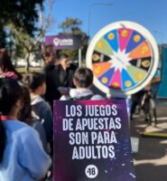 La campaña se realizó con el fin de reforzar la importancia de que los juegos son para mayores de 18 años.