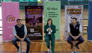 Fabio Vázquez, Silvana Schneider y Lucas Apud Masín durante la presentación. Foto: Lotería Chaqueña.