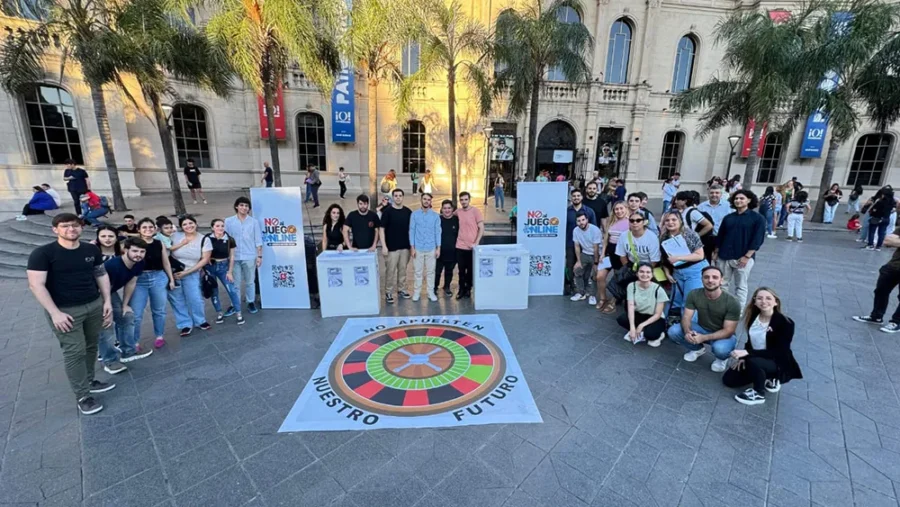 La iniciativa tuvo lugar en uno de los puntos neurálgicos de la capital provincial, Patio Olmos.