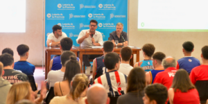 La charla reunió a más de 80 jóvenes. Foto: IPLyC Buenos Aires.