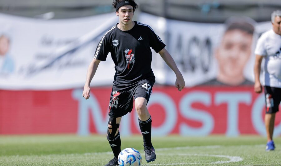 El influencer Spreen disputó poco más de un minuto durante el partido contra Vélez.