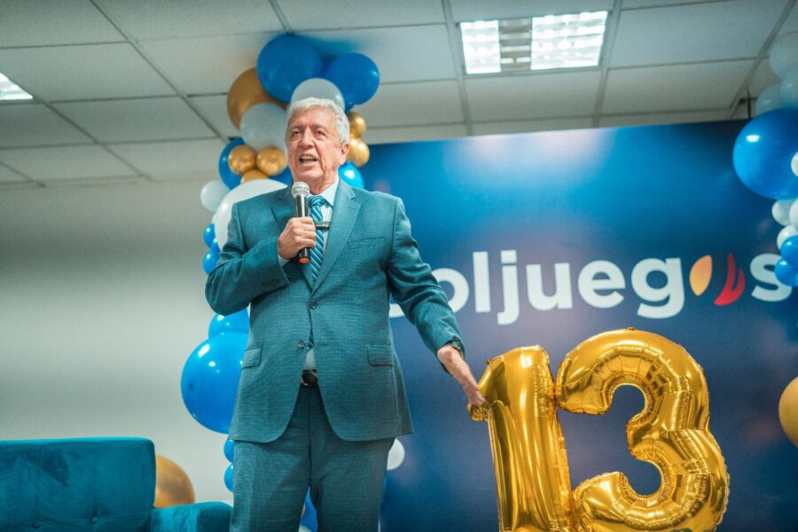 Marco Emilio Hincapié en el festejo de Coljuegos. Foto: Coljuegos. 