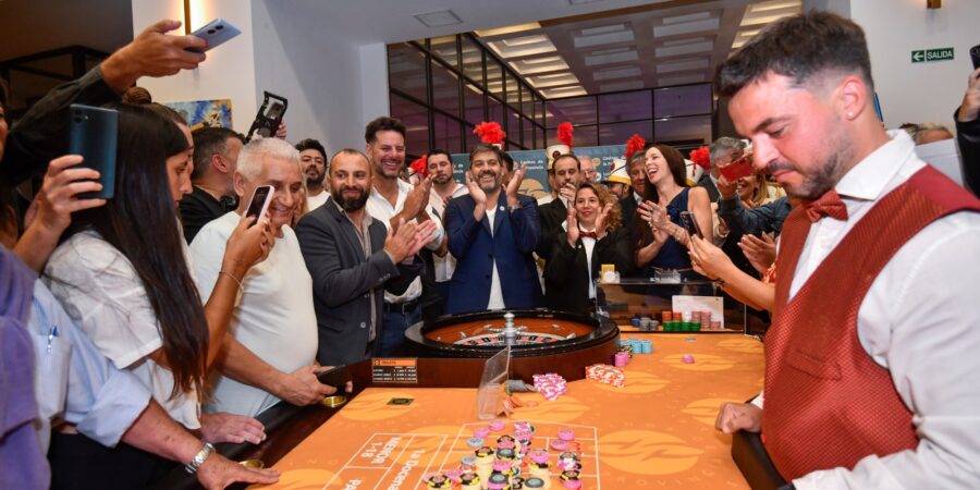 Durante los festejos, Atanasof aseguró que próximamente se publicarán los pliegos de licitación para los casinos. Foto: IPLyC Buenos Aires. 