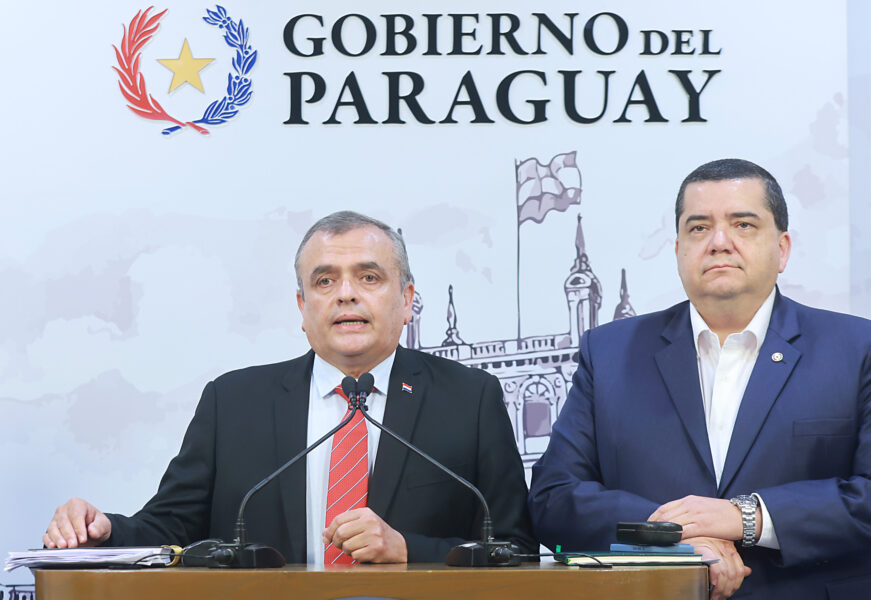 El titular de la Conajzar celebró la promulgación de la ley. Foto: Presidencia de la República del Paraguay. 