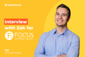 Zak, gerente senior de ventas en Uplatform.