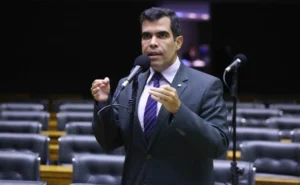 Ricardo Ayres