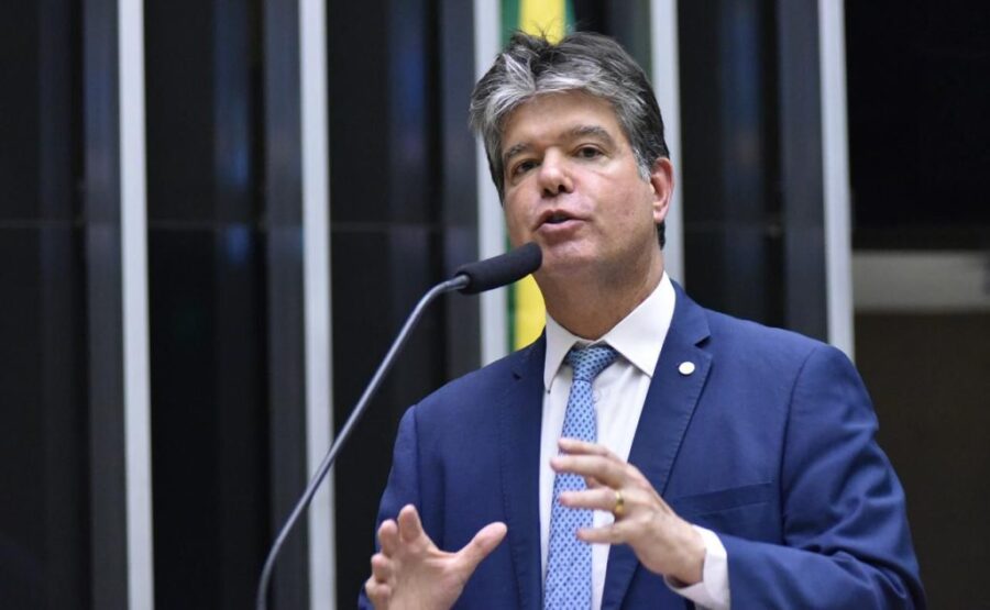 Diputado Ruy Carneiro, autor del proyecto.
