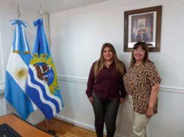 La ministra Luisa Cárdenas y la titular de LOAS, Claudia Pavez. Foto: LOAS.