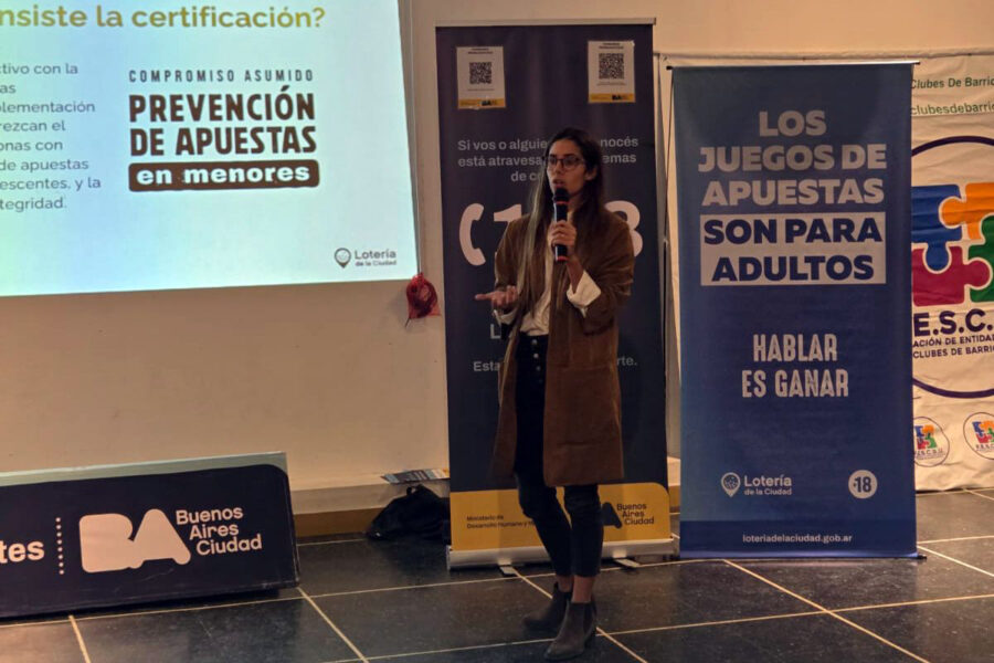 María del Pilar Martínez de Giovanni, integrante de la Subgerencia de Conducta del Juego, presentó el programa. Foto: LOTBA.