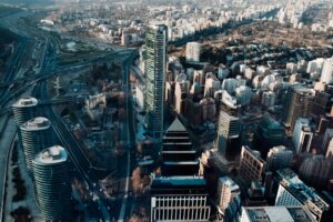 CGS Santiago se mueve al ritmo del momento crucial y definitivo del proceso regulatorio en Chile