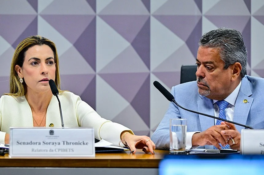 La relatora Soraya Thronicke y el presidente del CPI, Dr. Hiran. Foto: Geraldo Magela/Agencia del Senado