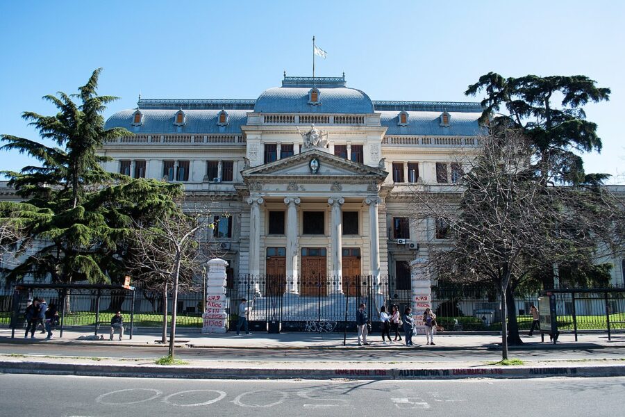 Diputado bonaerense reimpulsa regulación del juego online en la provincia