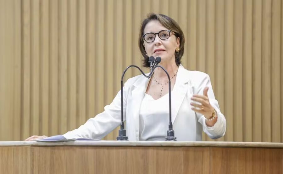 La alcaldesa de Aracaju, Emília Corrêa.