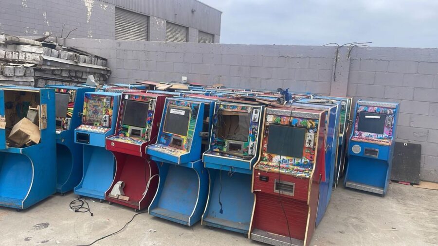 La Fiscalía de Baja California destruyó 98 máquinas tragamonedas ilegales