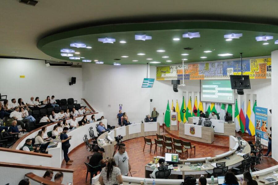 La Asamblea Departamental de Risaralda recibió a las autoridades de la lotería local. Foto: Gobierno de Risaralda.