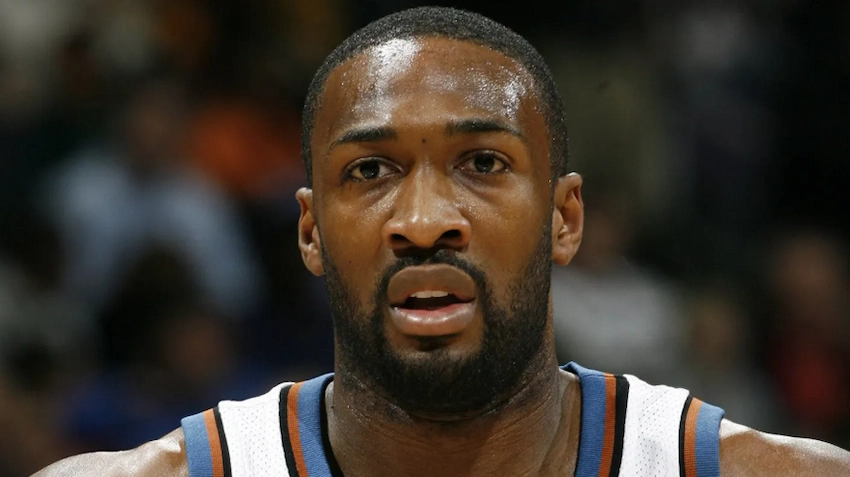 Ex jugador de la NBA acusado de operar una red de apuestas ilegales