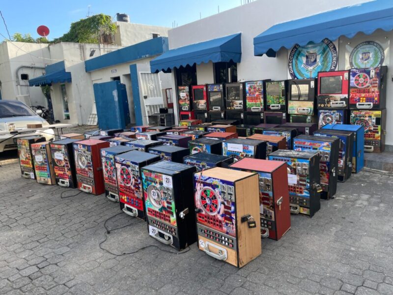 Operativo en República Dominicana: decomisaron 66 máquinas tragamonedas ilegales