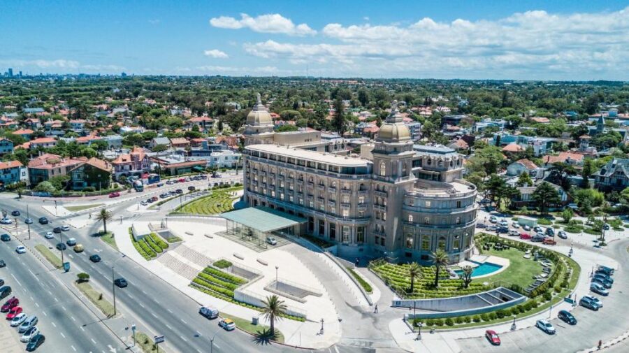 Carrasco Nobile emite obligaciones negociables para renovar el Hotel Casino Carrasco & Spa de Montevideo
