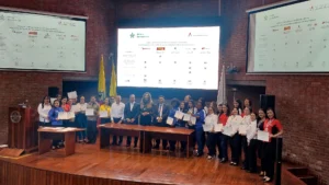 350 trabajadores se gradúan del programa de Formación y Certificación de Asojuegos