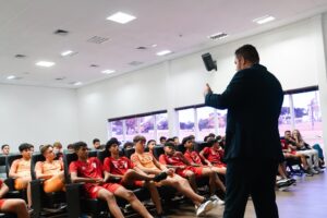 La renovación de la alianza posibilitará que se continúe con las charlas y capacitaciones. Foto: Lottopar.