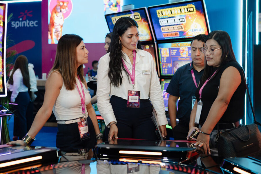 El equipo de Merkur Gaming en GAT Expo.