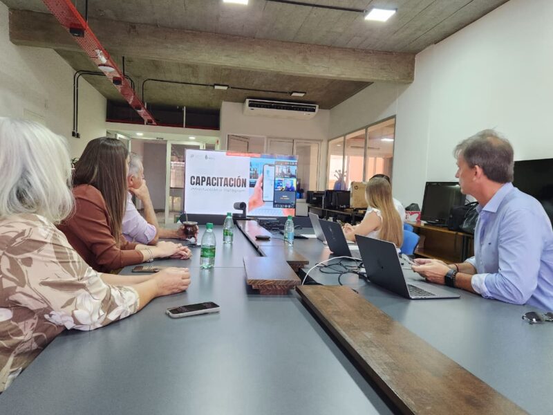 Agencieros de la provincia de Misiones participan de una capacitación sobre redes sociales