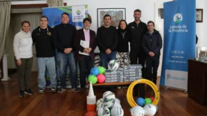 La Lotería de la Provincia de Buenos Aires y Telekino continúan con la campaña de donación de materiales deportivos