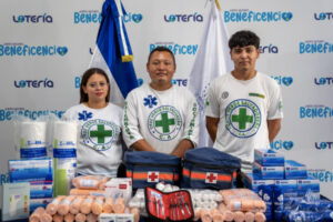 La Lotería Nacional de Beneficencia de El Salvador entregó insumos médicos a la Cruz Verde