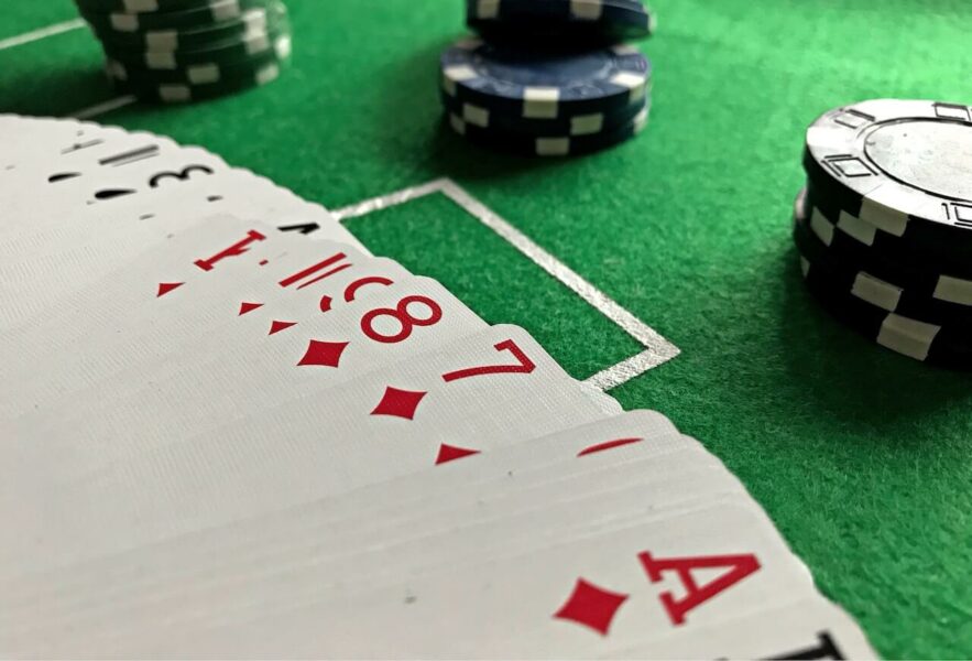 how to play poker in casino