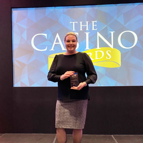 TCSJOHNHUXLEY’s Nicci Smith receives Outstanding Contribution Award at The Casino Awards 2022