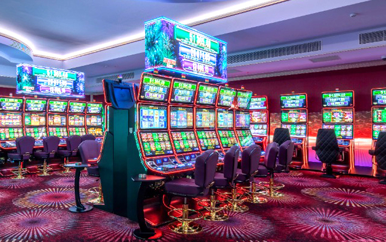 The Menominee Indian Tribe of Wisconsin plans to open a casino with Hard Rock International.