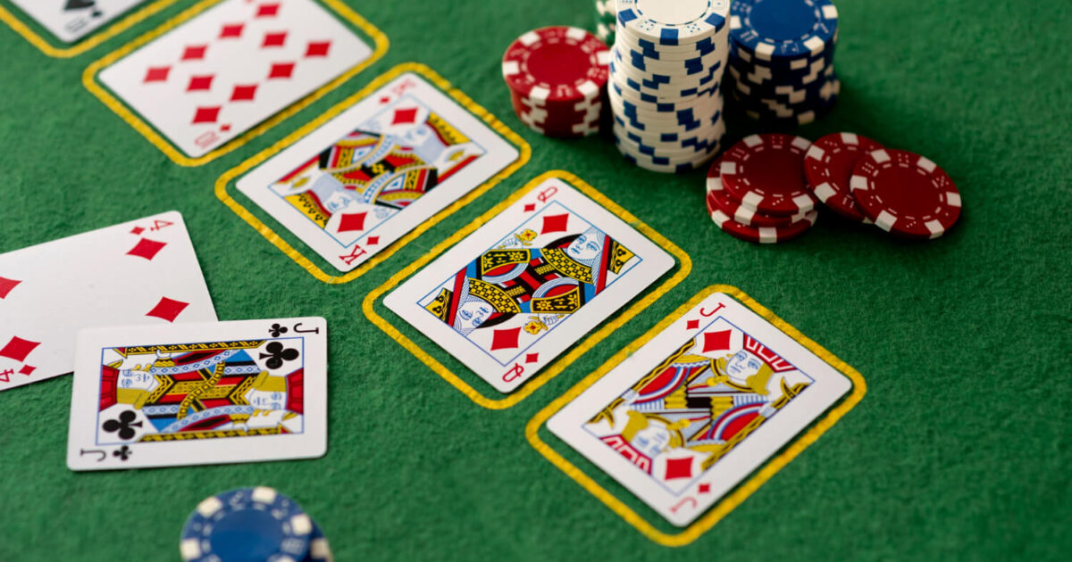 how-to-play-3-card-poker-rules-payouts-winning-odds