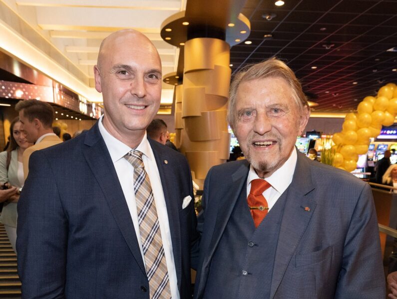 David Schnabel, Managing Director of all Merkur Spielbanken, and Paul Gauselmann, company founder and Chairman of the Management Board of the Gauselmann Group.