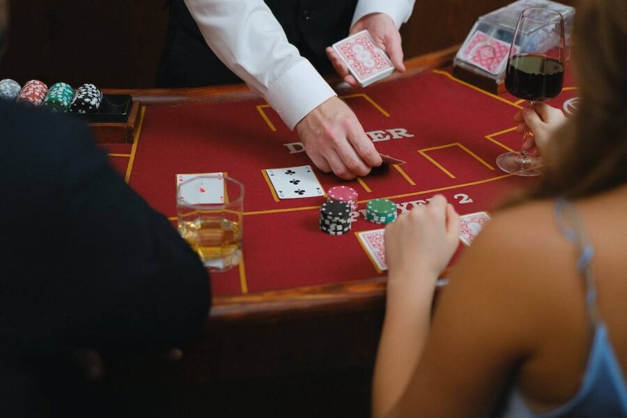 dealer hits soft 17 blackjack game