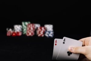 Blackjack hand signals: a complete guide to gestures