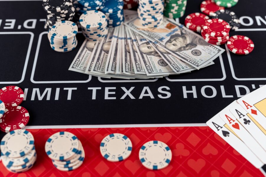 poker vs texas holdem game