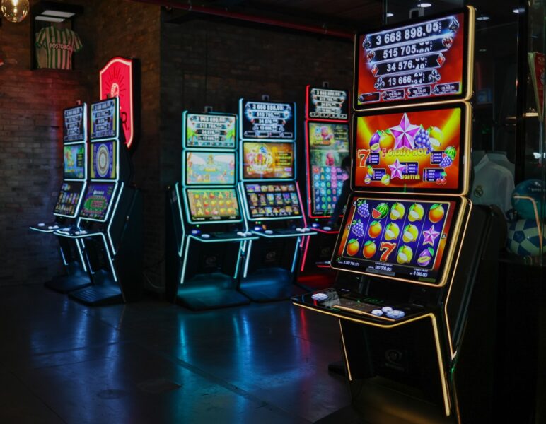 Amusnet LatAm celebrates the launch of its land-based slot machines in an exclusive event in Bogotá